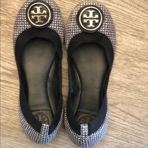 TORY BURCH CAROLINE BALLET FLATS 5.5